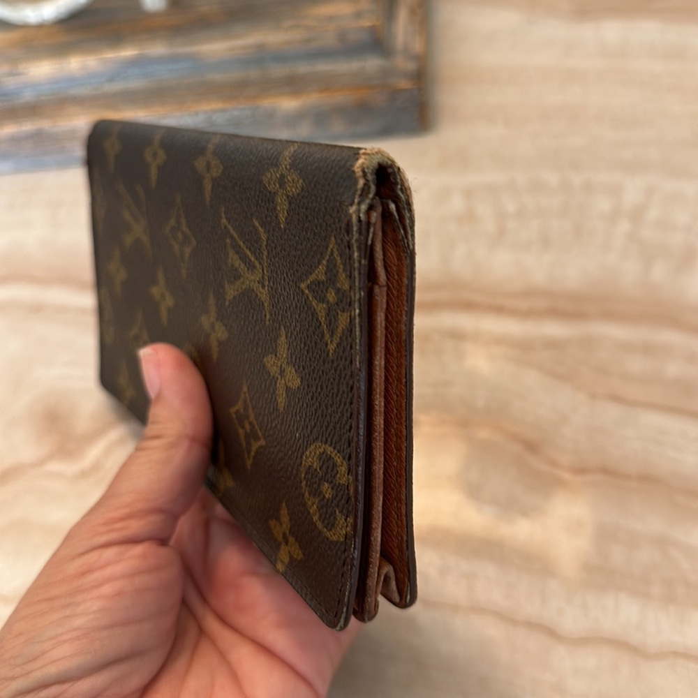 Louis Vuitton Authentic Long Brown Monogram Wallet - Picture 16 of 17